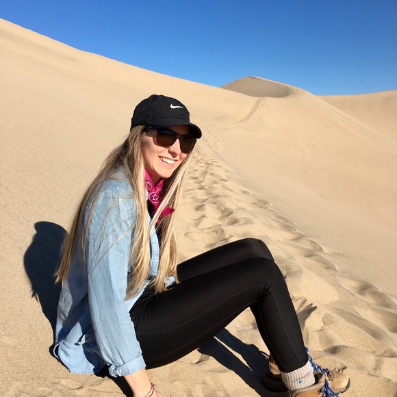 Meet Your Seller/Buyer!! 🌻 - Picture 3 of 6